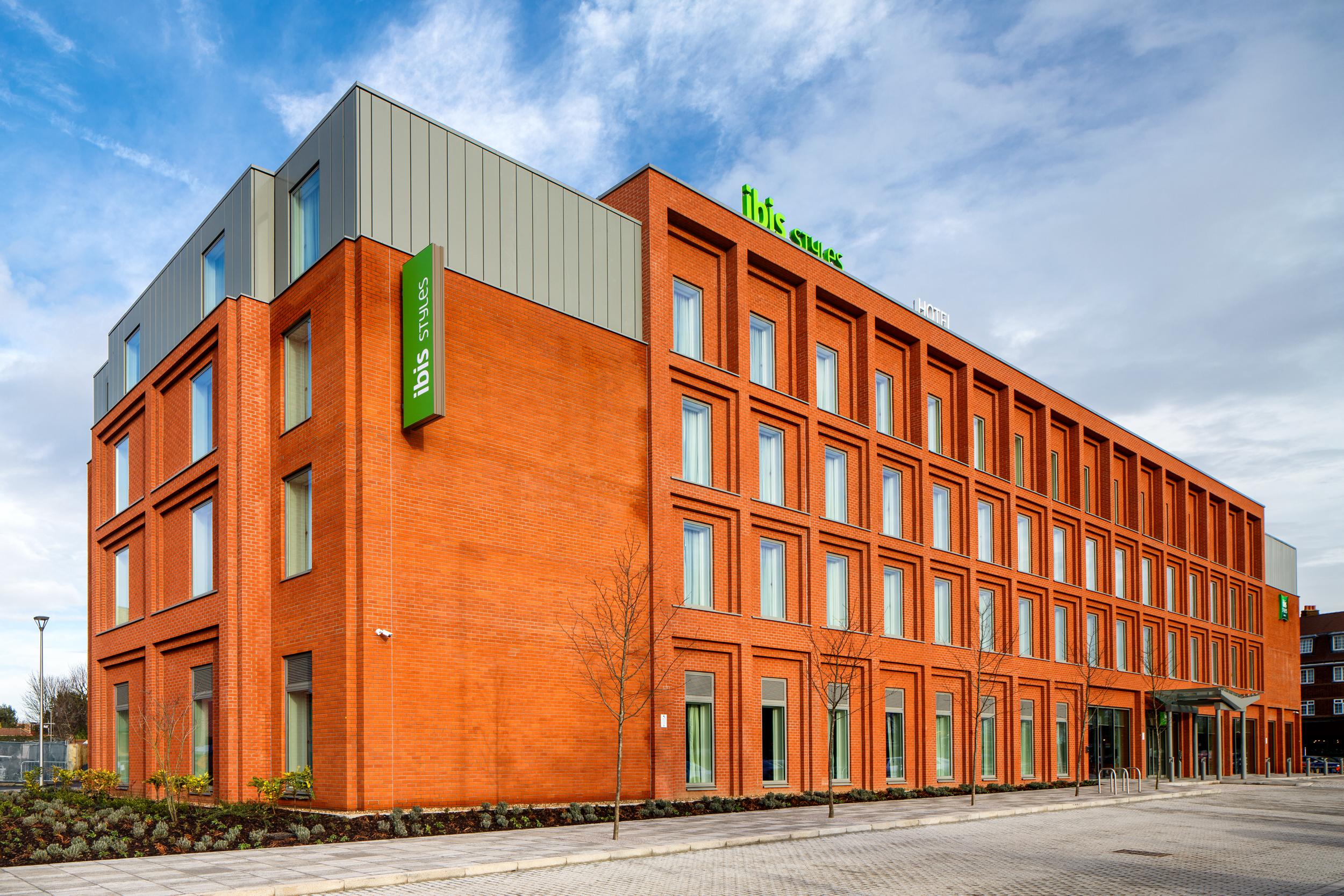 Ibis Styles London Heathrow East Hotel Hounslow Eksteriør billede