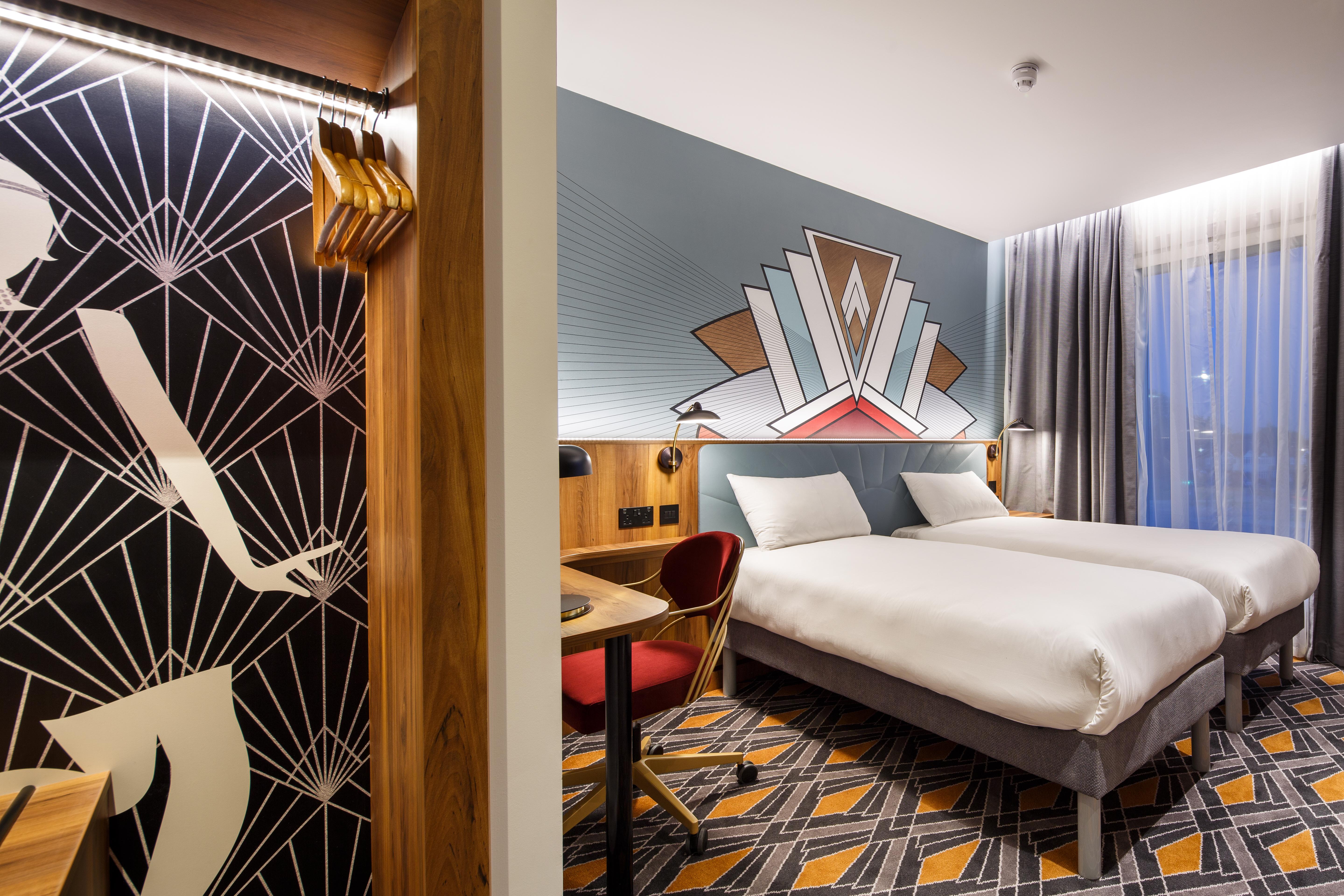 Ibis Styles London Heathrow East Hotel Hounslow Eksteriør billede