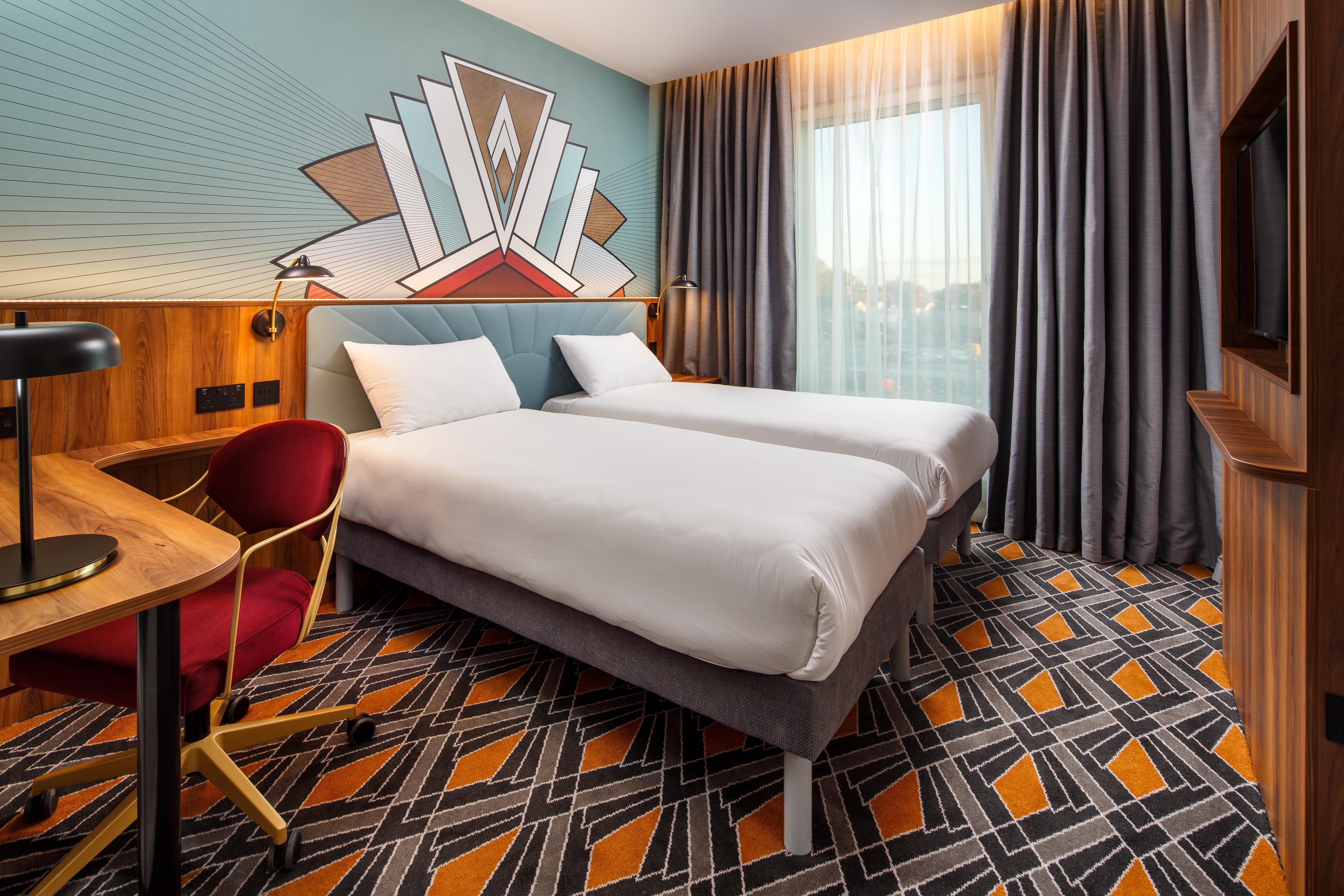 Ibis Styles London Heathrow East Hotel Hounslow Eksteriør billede